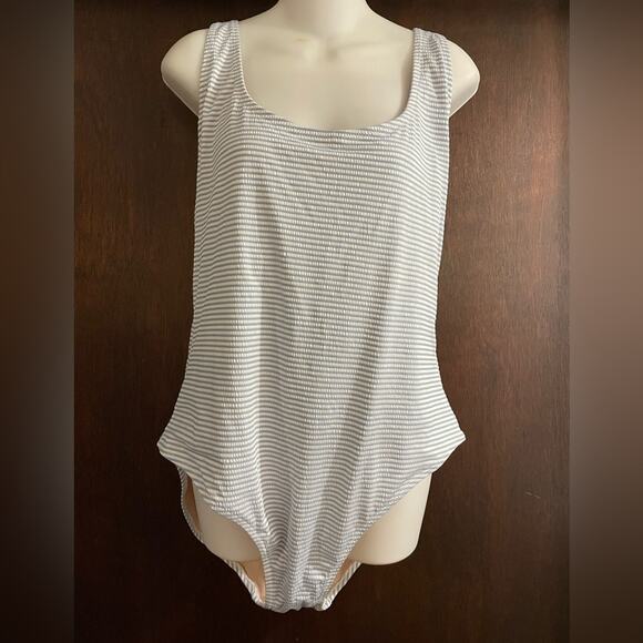 Old Navy Brand Women's XXL Blue & White Stripe Seersucker One Piece Swimsuit - Picture 1 of 5